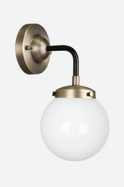 Baderomsbelysning Vegg>Globen Lighting Alley vegglampe IP44 Antikk messing / Hvit