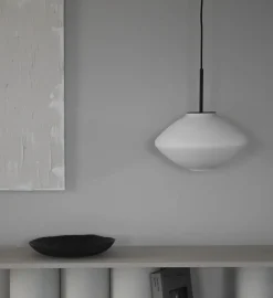 Kjøkkenbelysning Tak|Takpendler>Hadeland Glassverk Arkivlampe 4280 Matt Hvit Sandblåst - Sort Matt Hvit / Svart