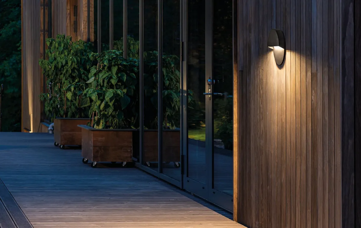 Utelamper Med Opp/Ned Lys>Sg Armaturen As Arlon round vegglampe utendørs 10W 2700 Kelvin IK10 IP65 - Dimbar