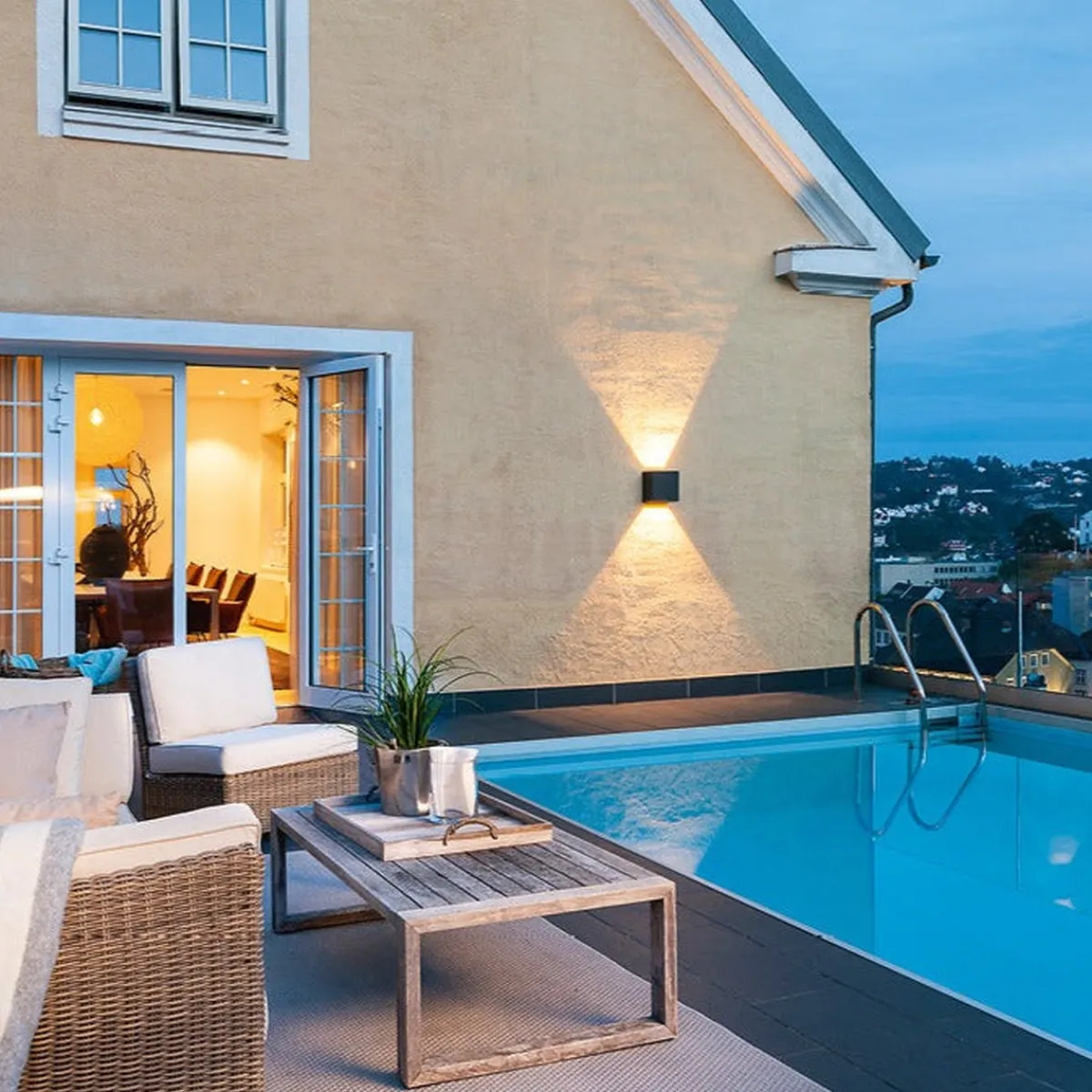 Utelamper Med Opp/Ned Lys>Sg Armaturen As Artes Midi vegglampe opp/ned utendørs 32W 2700K Dimbar