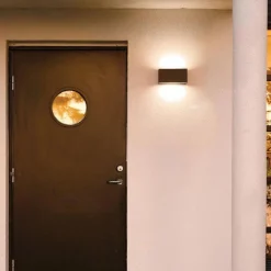 Lightup-Pris|Utelamper Med Opp/Ned Lys><noscript><img width=