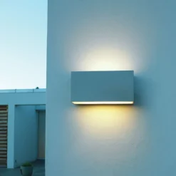 Lightup-Pris|Utelamper Med Opp/Ned Lys><noscript><img width=