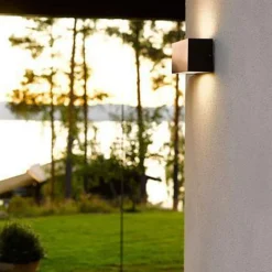 Lightup-Pris|Utelamper Med Opp/Ned Lys><noscript><img width=