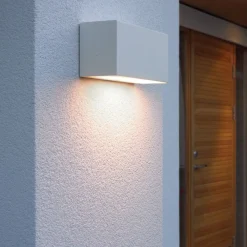 Lightup-Pris|Utelamper Med Opp/Ned Lys><noscript><img width=