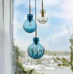 Kjøkkenbelysning Tak|Takpendler>Hadeland Glassverk Bølge Krystallkuler 3 stk - Sort Baldakin Blå