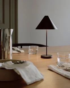 Oppladbare Bordlamper>New Works Brolly bærbar bordlampe - Svart