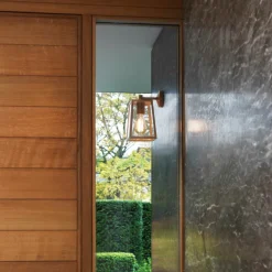 Utelamper - Klassiske Vegglamper>Astro Lighting Calvi vegglampe - Antikk Messing