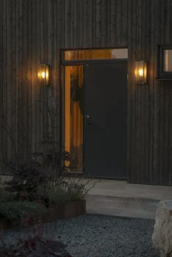 Lightup-Pris|Utelamper - Veggskjold / Plafond>Konstsmide Carpi vegglampe utendørs IP44 - Svart/Klart glass Svart / Klar