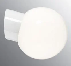 Kjøkkenbelysning Tak|Taklamper / Takplafonder>Ifø Electric Classic Glob blankt opal glass 180 mm skrå IP54 - Hvit