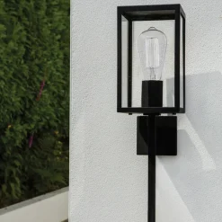 Utelamper - Klassiske Vegglamper><noscript><img width=