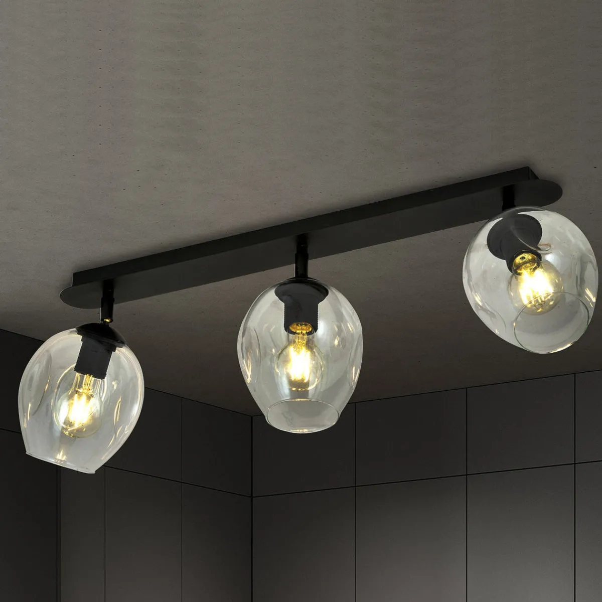 Kjøkkenbelysning Tak|Taklamper / Takplafonder>Emibig Flow taklampe 3-lys - Svart/Klar Svart / Klar