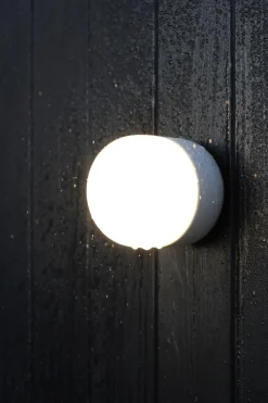 Baderomsbelysning Tak|Kjøkkenbelysning Tak>Ifø Electric Ifø Ohm 100 / 110 vegg/tak lampe 4W led 3000K IP44