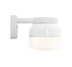 Utelamper - Veggskjold / Plafond|Baderomsbelysning Vegg>Ifø Electric Ifø Ohm 140/150 vegglampe IP44