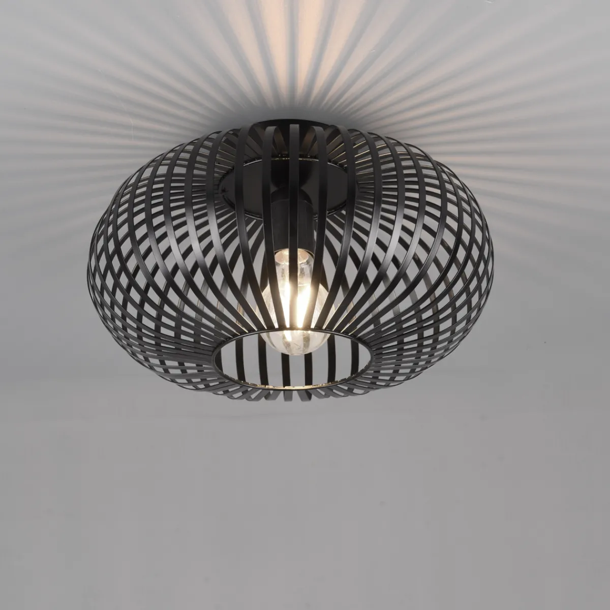 Kjøkkenbelysning Tak|Taklamper / Takplafonder>Trio Lighting Johann taklampe 30 - Svart