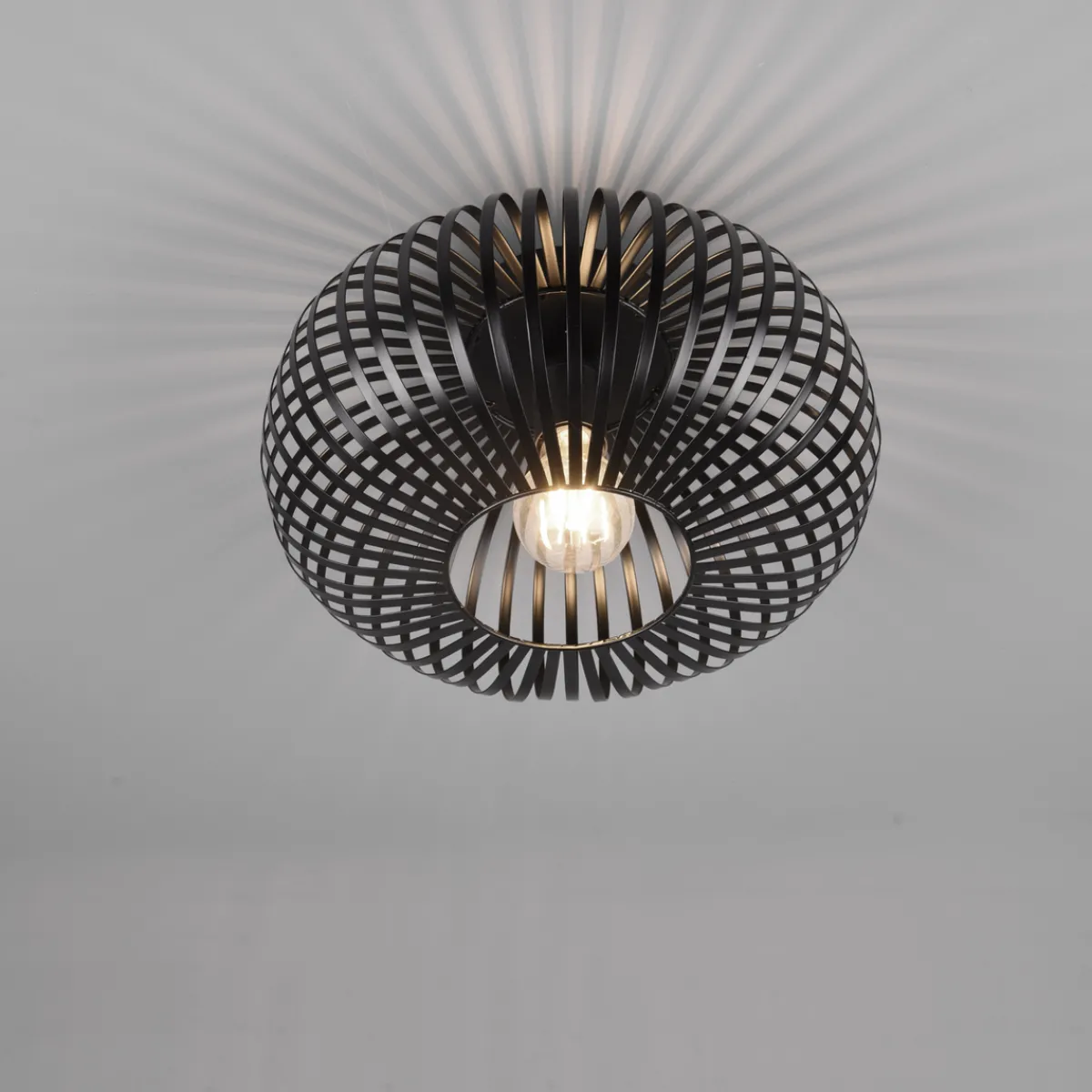 Kjøkkenbelysning Tak|Taklamper / Takplafonder>Trio Lighting Johann taklampe 30 - Svart