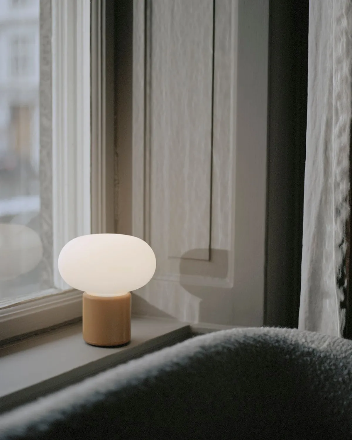 Oppladbare Bordlamper>New Works Karl-Johan bærbar bordlampe - Gul