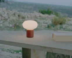 Oppladbare Bordlamper>New Works Karl-Johan bærbar bordlampe - Rød