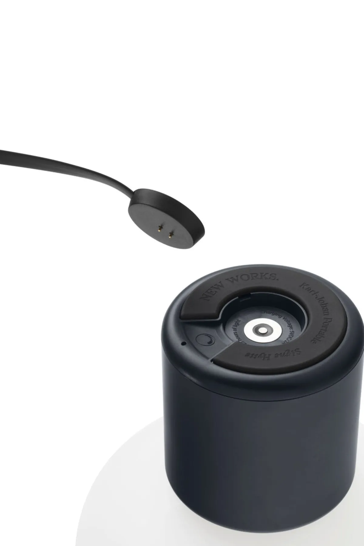 Oppladbare Bordlamper>New Works Karl-Johan bærbar bordlampe - Svart