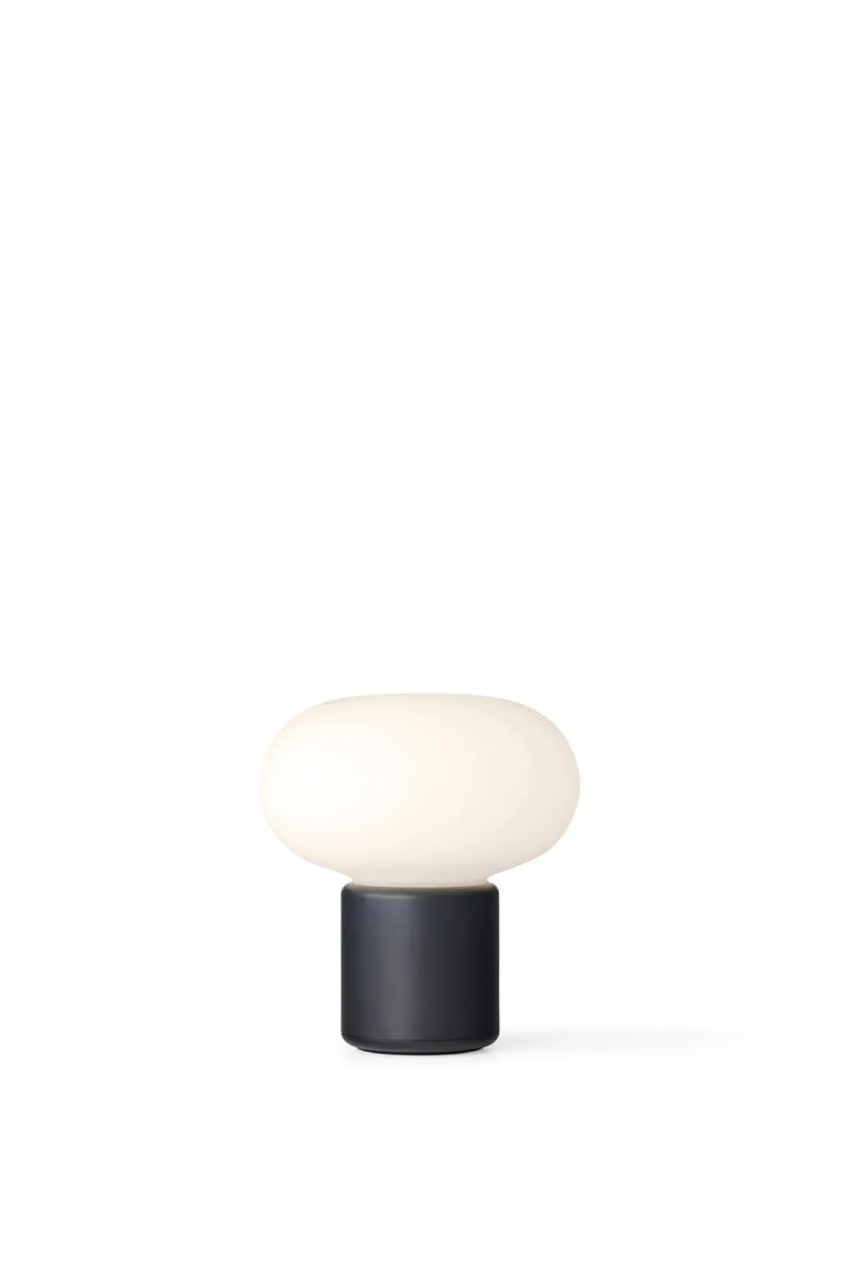 Oppladbare Bordlamper>New Works Karl-Johan bærbar bordlampe - Svart