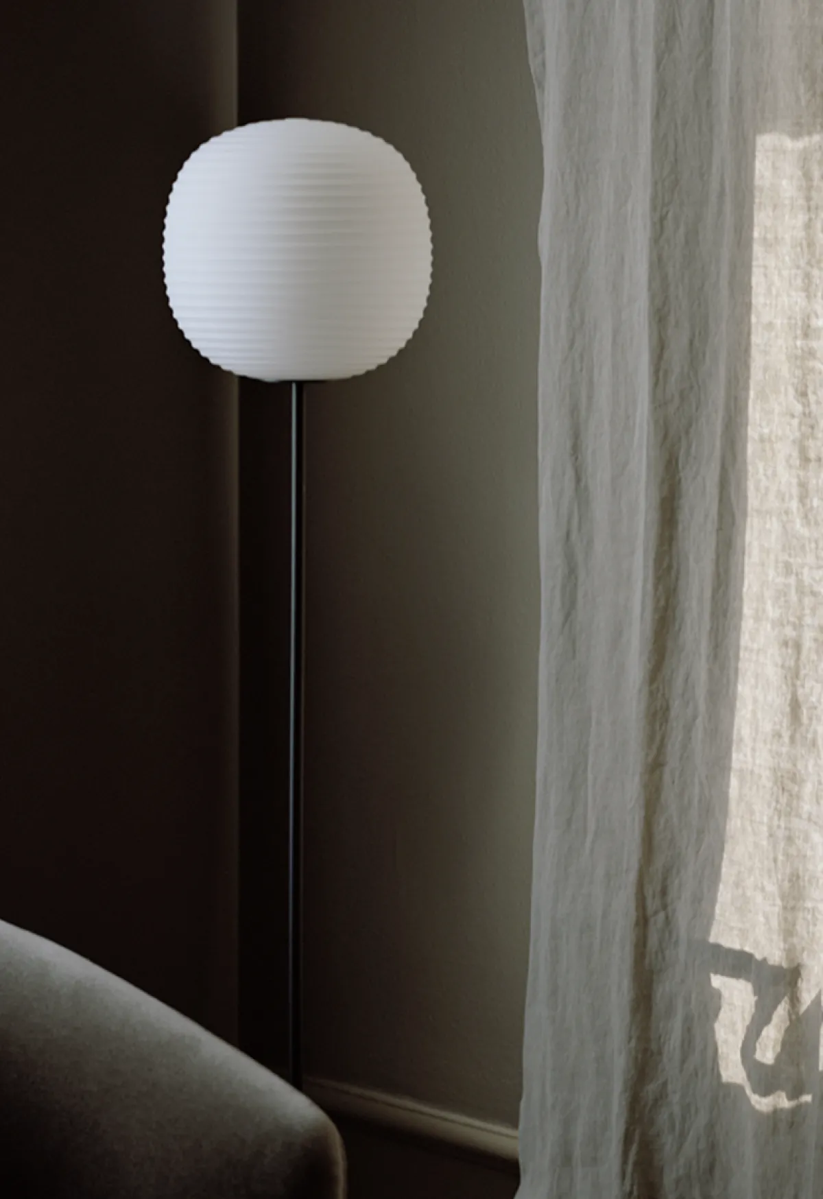 Interiørlamper Gulv>New Works Lantern Floor Lamp- M Hvit
