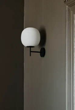 Interiørlamper>New Works Lantern Wall Lamp - Small Hvit