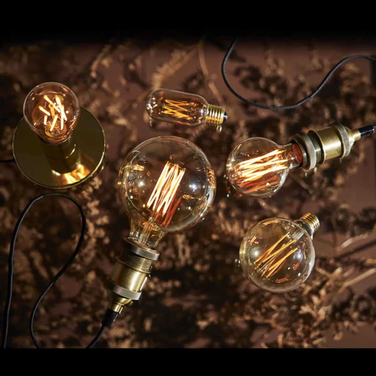 Dekorpære E27|Led-Pærer E27 Sokkel>Star Trading LED-pære 3,7W dimbar, Vintage Gold 95mm Amber