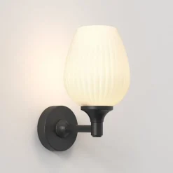 Baderomsbelysning Vegg>Astro Lighting Liberty vegglampe for baderom IP44