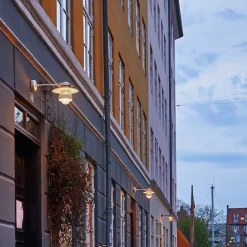 Utelamper - Veggskjold / Plafond|Utelamper - Klassiske Vegglamper><noscript><img width=