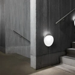 Utelamper - Veggskjold / Plafond|Louis Poulsen><noscript><img width=