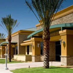 Utelamper - Klassiske Vegglamper|Louis Poulsen><noscript><img width=