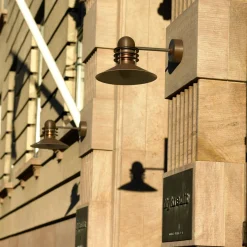 Utelamper - Klassiske Vegglamper|Louis Poulsen><noscript><img width=