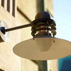 Utelamper - Klassiske Vegglamper|Louis Poulsen><noscript><img width=