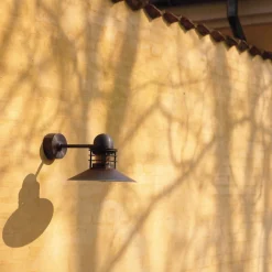 Utelamper - Klassiske Vegglamper|Louis Poulsen><noscript><img width=