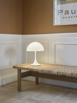 Louis Poulsen|Oppladbare Bordlamper>Louis Poulsen Panthella 250 Portable bordlampe Hvit / Akryl