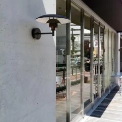 Utelamper - Klassiske Vegglamper|Louis Poulsen><noscript><img width=