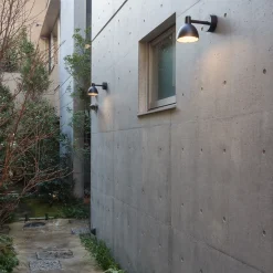 Utelamper - Klassiske Vegglamper|Louis Poulsen><noscript><img width=