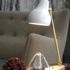 Louis Poulsen><noscript><img width=