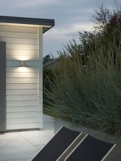 Utelamper Med Opp/Ned Lys>Konstsmide Modena vegglampe opp/ned utendørs 2x4W 3000K IP44 - Hvit