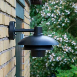 Utelamper - Klassiske Vegglamper><noscript><img width=