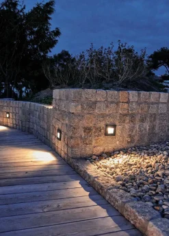 Lightup-Pris|Utelamper - Veggskjold / Plafond><noscript><img width=