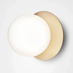 Baderomsbelysning Tak|Interiørlamper>Nuura Liila 1 vegglampe/taklampe - medium - nordic gold / opal Messing / Opal