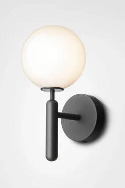 Interiørlamper>Nuura Miira vegglampe Svart / Opal