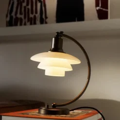 Louis Poulsen>Louis Poulsen PH 2/2 Luna aged brass opal bordlampe Messing/opal