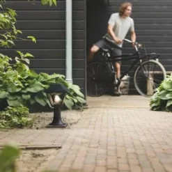 Pullert|Portstolper>Philips myGarden Alpenglow portstolpe utendørs IP44 - Svart