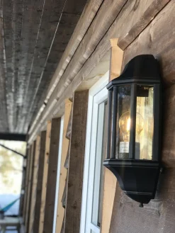 Lightup-Pris|Utelamper - Veggskjold / Plafond><noscript><img width=