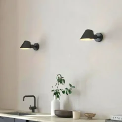 Leselamper>DFTP Stay vegglampe - Svart