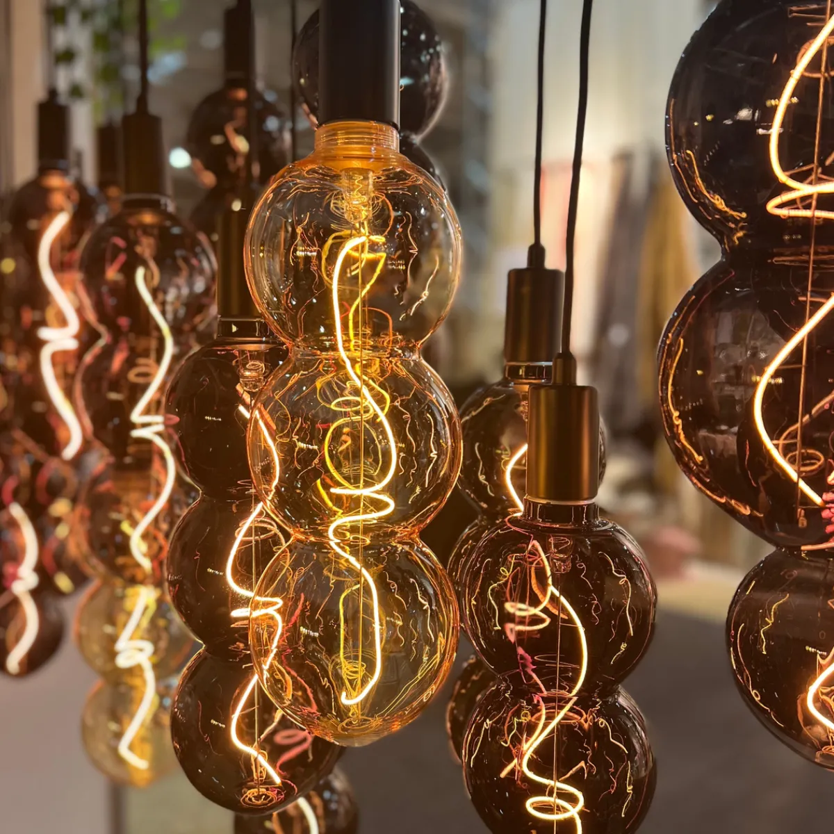 Led-Pærer E27 Sokkel>Unison 3-Steg Triple 4W 1800K - E27 - Gold Amber