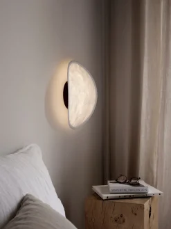 Interiørlamper|Leselamper>New Works Tense Vegglampe - Sort Sokkel Hvit