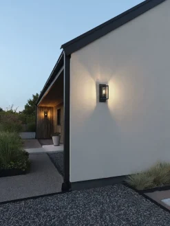 Utelamper - Klassiske Vegglamper><noscript><img width=