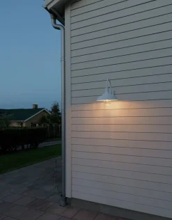 Utelamper - Klassiske Vegglamper><noscript><img width=